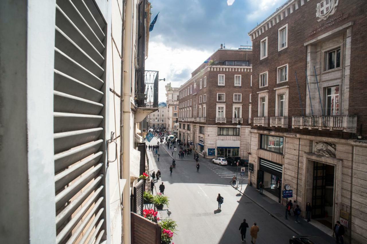 Santa Cecilia Apartment In Via Del Corso Rom Eksteriør billede