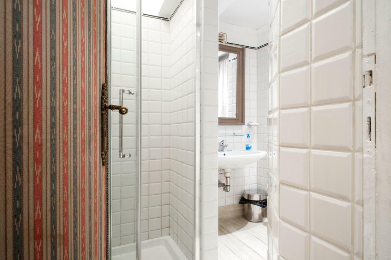 Santa Cecilia Apartment In Via Del Corso Rom Eksteriør billede